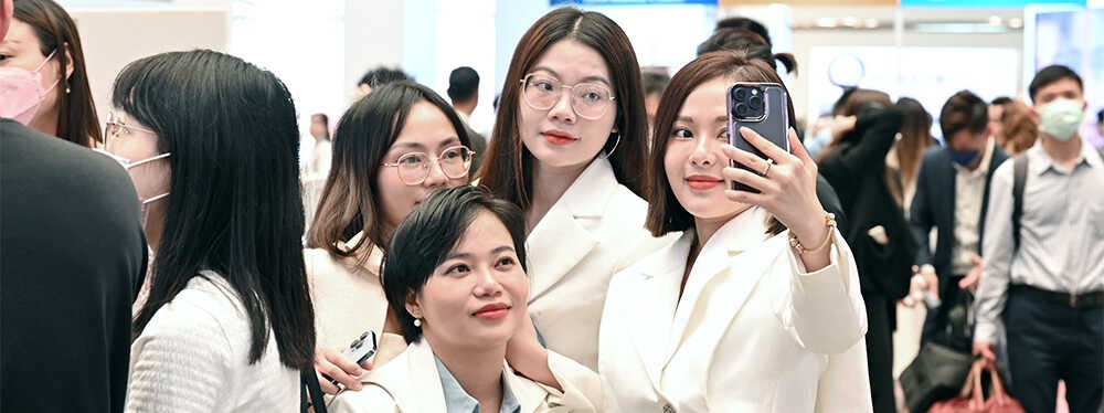 AMWC Asia Delegates' Selfie